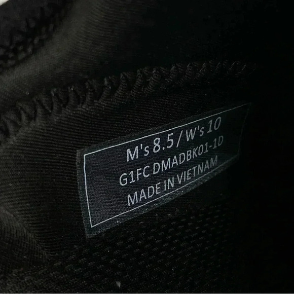 KIZIK Madrid Eco-Knit Sneakers Black Sz 8.5 - Picture 7 of 7